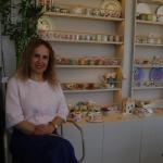 ADIYAMAN (PERRE) - Berfin GÜRBÜZ- Sibel TURAN-Öğretmenlikten çini ve seramik ustalığına uzanan yolculuğuyla dikkat çeken iş kadını ve yazar Nazan Taştan Yapıcı, deprem sonrası hobisini nasıl mesleğe dönüştürdüğünü, giriş...