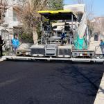 ADIYAMAN (PERRE) - Şeriban ÖZÇAKMAK - Adıyaman Belediyesi, altyapı çalışmaları tamamlanan Yenimahalle'de asfalt serimine başladı.