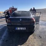 ADIYAMAN (PERRE) - Şeriban ÖZÇAKMAK - Adıyaman'ın Besni ilçesinde, Hastane Kavşağı - Üçgöz Köyü yolu üzerinde bir araçta çıkan yangın itfaiye ekipleri tarafından kontrol altına alındı.