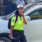 ADIYAMAN (PERRE) - Şeriban ÖZÇAKMAK - Adıyaman'da trafik polisi üniformasıyla şehir merkezinde dolaşmasıyla tanınan engelli kadın Emel Ş.