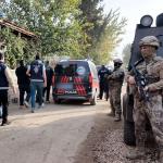 ADIYAMAN (PERRE) - Şeriban ÖZÇAKMAK - Adıyaman merkezli Malatya ve Şanlıurfa'da düzenlenen eş zamanlı operasyonlarda, silah kaçakçılığı yaptığı belirlenen suç örgütüne mensup 34 şüpheli gözaltına alındı.