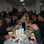 ADIYAMAN (PERRE) - Şeriban ÖZÇAKMAK-Sibel TURAN - Adıyaman'ın Tekpınar Köyü'nde, Alevi Kültür Dernekleri Tekpınar Şubesi tarafından düzenlenen Hızır Lokması programında 6 Şubat depreminde hayatını kaybedenler anıldı, bir...