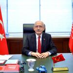 ANKARA (PERRE) - (Berfin GÜRBÜZ) - Cumhuriyet Halk Partisi Genel Başkanı Kemal Kılıçdaroğlu, CHP Genel Merkezi'nde Kurban Bayramının 4'üncü günü düzenlenen Halkla Bayramlaşma programında vatandaşlara hitap etti.