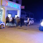 ADIYAMAN (PHA) - Adıyaman’ın Besni ilçesinde Mehmet Bozbayır (52), ayırmak için araya girdiği kavgada kardeşinin bıçak darbesiyle yaşamını yitirdi.