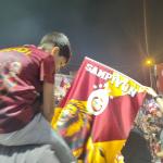 ADIYAMAN (PERRE) - Behçet ATABEK - Galatasaray'ın dün akşam Antalyaspor'u 4-2 mağlup ederek şampiyonluğunu ilan etmesinin ardından Adıyaman'da sarı-kırmızılı taraftarlar sokaklara çıktı.