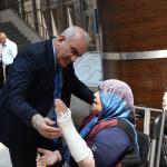 ADIYAMAN (PERRE) - Şeriban ÖZÇAKMAK - AK Parti Adıyaman Milletvekili ve Kamu İktisadi Teşebbüsleri Komisyonu Üyesi Hüseyin Özhan, Adıyaman Eğitim ve Araştırma Hastanesi'nde tedavi gören hastaları ziyaret ederek geçmiş ol...