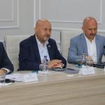 ADIYAMAN (PHA) - Tarım ve Orman Bakanı İbrahim Yumaklı, bir dizi ziyaret ve tören kapsamında geldiği Adıyaman’da, Valilik Toplantı Salonu’nda düzenlenen “Adıyaman Tarım-Orman Sektör Toplantısı”nda bölgedeki üreticiler, ç...