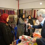 ADIYAMAN (PERRE) - Şeriban ÖZÇAKMAK - Kahta Belediyesi'nin kurduğu Ramazan Çarşısı'nda 8 Mart Dünya Kadınlar Günü dolayısıyla düzenlenen etkinlikte Belediye Başkanı Mehmet Can Hallaç ve AK Parti Kahta İlçe Başkanı Gaffar...