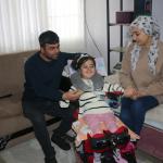 ADIYAMAN (PERRE) - Şeriban ÖZÇAKMAK-Sibel TURAN - Adıyaman'ın Gölbaşı ilçesinde yaşayan SMA Tip-1 hastası 10 yaşındaki İkranur Alsat'ın Dubai'de uygulanacak gen tedavisi için başlatılan Adıyaman Valiliği onaylı yardım ka...
