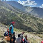 ADIYAMAN (PERRE) - Şeriban ÖZÇAKMAK - Adıyaman'ın Çelikhan ilçesinde kayalıklardan düşerek yaralanan 30 yaşındaki Emrah Aslan, ekiplerin zorlu müdahalesi sonrası askeri helikopterle hastaneye sevk edildi.