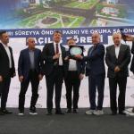 ADIYAMAN (PERRE) - Şeriban ÖZÇAKMAK - Adıyaman Belediyesi ile hayırsever iş insanı Abdulgani Binici'nin iş birliğiyle yapımı tamamlanan Sırrı Süreyya Önder Parkı ve Okuma Salonu düzenlenen törenle hizmete açıldı.
