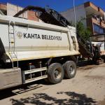 ADIYAMAN (PERRE) - (Mustafa KAMIŞ) - Kahta Belediyesi tarafından ilçe genelinde ulaşım altyapısının iyileştirilmesi amacıyla başlatılan yol yapım ve yenileme çalışmaları kapsamında Yeni Mahalle'de asfalt hazırlık çalışma...