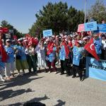 ANKARA (PHA) - Fatma Didar YILDIRIM - Türkiye Kamu Çalışanları Sendikaları Konfederasyonu (Kamu-Sen) üyesi memurlar, hükümetin 8’inci toplu sözleşme döneminde memur ve memur emeklilerine sunduğu zam teklifini protesto et...
