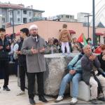 ADIYAMAN (PERRE) - Şeriban ÖZÇAKMAK - Adıyaman Filistin Dayanışma Platformu tarafından cuma namazı sonrası düzenlenen basın açıklamasında, İsrail'in Gazze başta olmak üzere bölgede sürdürdüğü saldırılar protesto edildi.