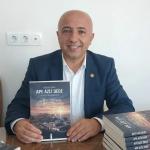 ADIYAMAN (PERRE) - Şeriban ÖZÇAKMAK - Yazar Hüseyin Turhal'ın Adıyaman'ın manevi mirasını konu alan biyografik romanı "Ape Aziz Dede: Yedioluk'tan Doğan Işık", yayımlandı.