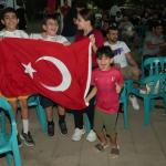 ADIYAMAN (PHA) - Şeriban ÖZÇAKMAK – Adıyaman Belediyesi’nin gerçekleştirdiği organizasyonla Eğriçay Parkı’nda buluşan Adıyamanlılar, 2025 Avrupa Basketbol Şampiyonası’nın (EuroBasket 2025) galibiyetini tek yürek olarak y...