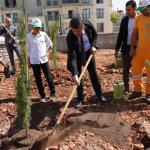 ADIYAMAN (PHA) - Şeriban ÖZÇAKMAK - Adıyaman Belediye Başkanı Abdurrahman Tutdere, 2025-2026 eğitim-öğretim yılının ilk gününde öğrencilerle bir araya gelerek, onların heyecanına ortak oldu.