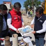 ADIYAMAN (PERRE) - Şeriban ÖZÇAKMAK - Adıyaman Belediye Başkanı Abdurrahman Tutdere, kentte yürütülen içme suyu altyapı çalışmalarını sahada eski ve yeni boruları karşılaştırarak anlattı.