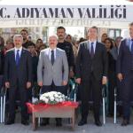 ADIYAMAN (PHA) - Şeriban ÖZÇAKMAK - Adıyaman Belediye Başkanı Abdurrahman Tutdere, 2025-2026 eğitim-öğretim yılının ilk gününde öğrencilerle bir araya gelerek, onların heyecanına ortak oldu.