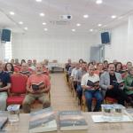 ADIYAMAN (PERRE) - Sibel TURAN- Gazeteci, şair ve yazar Hüseyin Turhal, Adıyaman'ın manevi dünyasına ışık tutan yeni eseri "Ape Aziz Dede" için düzenlenen imza gününde adeta sevgi seliyle karşılaştı.