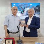 ADIYAMAN (PERRE) - Sibel TURAN- Gazeteci, şair ve yazar Hüseyin Turhal, Adıyaman'ın manevi dünyasına ışık tutan yeni eseri "Ape Aziz Dede" için düzenlenen imza gününde adeta sevgi seliyle karşılaştı.