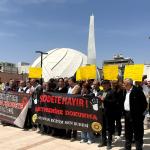 ADIYAMAN (PERRE) - Berfin GÜRBÜZ- Şeriban ÖZÇAKMAK- Eğitim Sen Adıyaman Şubesi, Şanlıurfa Siverek ve Kahramanmaraş'ta yaşanan okul saldırılarına tepki göstermek için basın açıklaması yapıp oturma eylemi gerçekleştirdi.