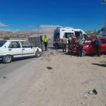 ADIYAMAN (PHA) - Gülbahar SÜNGÜ - Adıyaman’ın Gölbaşı ilçesinde iki otomobilin çarpışması sonucu meydana gelen trafik kazasında araç sürücüleri yaralandı.