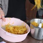 ADIYAMAN (PERRE) - Şeriban ÖZÇAKMAK-Berfin GÜRBÜZ - Adıyaman'da Eli Yaman Kadın Kooperatifi ile Fortuna Kadın Kooperatifi, "İkinci Hasat" projesi kapsamında tarımsal atık olan arpa saplarını işleyerek el yapımı kağıt üre...