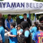 ADIYAMAN (PERRE) - Sibel TURAN- Adıyaman Belediye Başkanı Abdurrahman Tutdere, Kahramanmaraş ve Şanlıurfa'da yaşanan okul saldırıları nedeniyle ertelenen 23 Nisan Şenlikleri için Eğriçay Parkı'nda düzenlenen etkinliklerl...