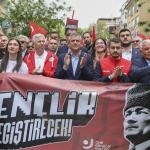 ANKARA (PERRE) - (Berfin GÜRBÜZ) - Cumhuriyet Halk Partisi Genel Başkanı Özgür Özel, 19 Mayıs Atatürk'ü Anma, Gençlik ve Spor Bayramı kapsamında CHP Gençlik Kolları tarafından Ankara'da düzenlenen 19 Mayıs Gençlik Kortej...