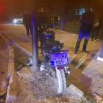 ADIYAMAN (PERRE) - Murat KAYIŞ - Adıyaman Merkez Dursun Çavuş Camii Kavşağı'nda şehir içi yolcu taşımacılığı yapan minibüs ile motosikletin çarpışması sonucu bir kişi yaralandı.