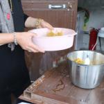 ADIYAMAN (PERRE) - Şeriban ÖZÇAKMAK-Berfin GÜRBÜZ - Adıyaman'da Eli Yaman Kadın Kooperatifi ile Fortuna Kadın Kooperatifi, "İkinci Hasat" projesi kapsamında tarımsal atık olan arpa saplarını işleyerek el yapımı kağıt üre...