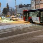 ADIYAMAN (PERRE) - Şeriban ÖZÇAKMAK - Adıyaman'da gece saatlerinden itibaren etkisini artıran yoğun kar yağışı kenti beyaza bürürken, ulaşımda aksamalar yaşandı.