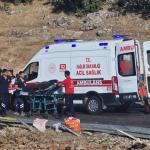 DİYARBAKIR (PHA) - Şeriban ÖZÇAKMAK – Diyarbakır-Eğil karayolunda meydana gelen minibüs kazasında, Adıyaman’dan gezi amacıyla yola çıkan sağlık çalışanlarını taşıyan araç devrildi.