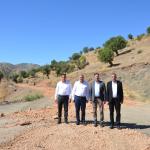 ADIYAMAN (PHA) - Sincik Belediye Başkanı Mehmet Korkut, Sincik-İnlice-Çelikhan’ı birbirine bağlayan, zaman ve mesafeden tasarruf sağlayacak olan grup yolu çalışmalarını yerinde inceleyerek, yetkililerden bilgi aldı.