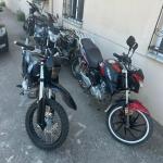 SAKARYA (PHA) - Hasan GÜLER – Sakarya'nın Karapürçek ilçesinde, İlçe Emniyet Müdürlüğünce düzenlenen "Huzur Güven" uygulamaları kapsamında, 3 ayda 197 motosiklet denetlendi, 45'ine 453 bin TL ceza kesildi, 8'i trafikten...