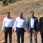 ADIYAMAN (PHA) - Sincik Belediye Başkanı Mehmet Korkut, Sincik-İnlice-Çelikhan’ı birbirine bağlayan, zaman ve mesafeden tasarruf sağlayacak olan grup yolu çalışmalarını yerinde inceleyerek, yetkililerden bilgi aldı.