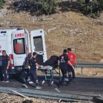 DİYARBAKIR (PHA) - Şeriban ÖZÇAKMAK – Diyarbakır-Eğil karayolunda meydana gelen minibüs kazasında, Adıyaman’dan gezi amacıyla yola çıkan sağlık çalışanlarını taşıyan araç devrildi.