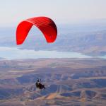 ADIYAMAN (PERRE) - (Murat KAYIŞ) - Adıyaman İl Millî Eğitim Müdürlüğünün "Öğretmenlerimiz İçin Gökyüzüne Bir Yolculuk" sloganıyla gerçekleştirdiği yamaç paraşütü etkinliği, 24 Kasım Öğretmenler Günü kapsamında bu yıl da...