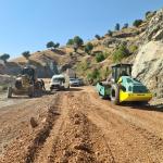 ADIYAMAN (PHA) - Sincik Belediye Başkanı Mehmet Korkut, Sincik-İnlice-Çelikhan’ı birbirine bağlayan, zaman ve mesafeden tasarruf sağlayacak olan grup yolu çalışmalarını yerinde inceleyerek, yetkililerden bilgi aldı.