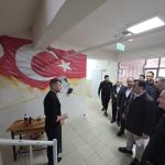 ADIYAMAN (PERRE) - Şeriban ÖZÇAKMAK - Gölbaşı Kaymakamı Kadir Algın, Karaburun Köyü İlk ve Ortaokulu'nu ziyaret ederek öğrencilerle bir araya geldi, eğitim faaliyetlerine ilişkin incelemelerde bulundu.