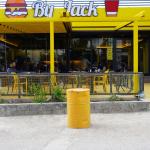 ADIYAMAN (PERRE) - Şeriban ÖZÇAKMAK-Berfin GÜRBÜZ-Sibel TURAN - By Jack Burger & Kahve Dükkanı İşletmecisi Yılmaz Aydın, el emeğiyle hazırlanan günlük ve taze ürünlerle Adıyaman'da ailelerin ve gençlerin güvenle terc...