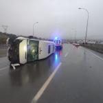 KAHRAMANMARAŞ (PERRE) - Murat KAYIŞ - Kahramanmaraş'ın Onikişubat ilçesinde sağanak yağışın ardından kayganlaşan yolda meydana gelen zincirleme trafik kazasında 9 araç birbirine girdi.