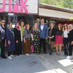 ADIYAMAN (PERRE) - Şeriban ÖZÇAKMAK-Berfin GÜRBÜZ - Adıyaman Kent Kadınları Platformu öncülüğünde "Sanat Sokağı"nda bir araya gelen kadınlar, üretimlerini satışa sunabilecekleri kalıcı bir çarşı için destek çağrısında bu...