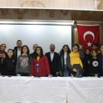 ADIYAMAN (PERRE) - (Sibel TURAN-Berfin GÜRBÜZ) - Genç Nesiller Derneği, Adıyaman Barosu ve Türkiye Petrolleri Ortaokulu iş birliğinde düzenlenen mesleki tanıtım etkinliği kapsamında, baroya bağlı genç avukatlar ortaokul...