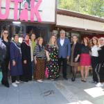 ADIYAMAN (PERRE) - Şeriban ÖZÇAKMAK-Berfin GÜRBÜZ - Adıyaman Kent Kadınları Platformu öncülüğünde "Sanat Sokağı"nda bir araya gelen kadınlar, üretimlerini satışa sunabilecekleri kalıcı bir çarşı için destek çağrısında bu...