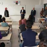 ULUSAL (PHA) - Gülbahar SÜNGÜ – Adıyaman Belediyesi tarafından üniversitelerin lisans bölümlerine yeni kayıt yaptıran öğrencilere başarı sıralamalarına göre 5 bin ile 13 bin TL arasında verilecek olan eğitim desteği başv...
