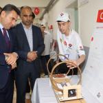 ADIYAMAN (PERRE) - Şeriban ÖZÇAKMAK - Kahta Mesleki ve Teknik Anadolu Lisesi'nde düzenlenen TÜBİTAK 4006 Bilim Şenliği'nde öğrencilerin hazırladığı projeler sergilenirken, etkinlik yoğun ilgi gördü.