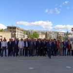 ADIYAMAN (PERRE) - Berfin GÜRBÜZ-Şeriban ÖZÇAKMAK - Adıyaman'da 19 Mayıs Atatürk'ü Anma, Gençlik ve Spor Bayramı dolayısıyla düzenlenen program, Atatürk Anıtı'na çelenk sunulmasıyla başladı.