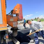 ADIYAMAN (PERRE) - Şeriban ÖZÇAKMAK - Adıyaman Belediyesi, okul çevreleri başta olmak üzere asfaltı tamamlanan bölgelerde kasis ve yol çizgi çalışmalarını hızlandırdı.